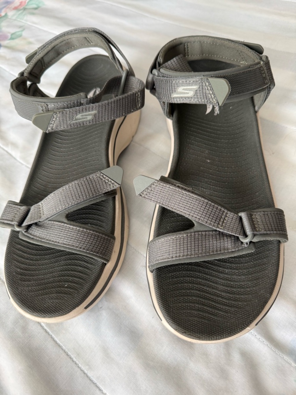 Skechers Arch Fit Women's Gray Adjustable Strap Sandals - Picture 2 of 5